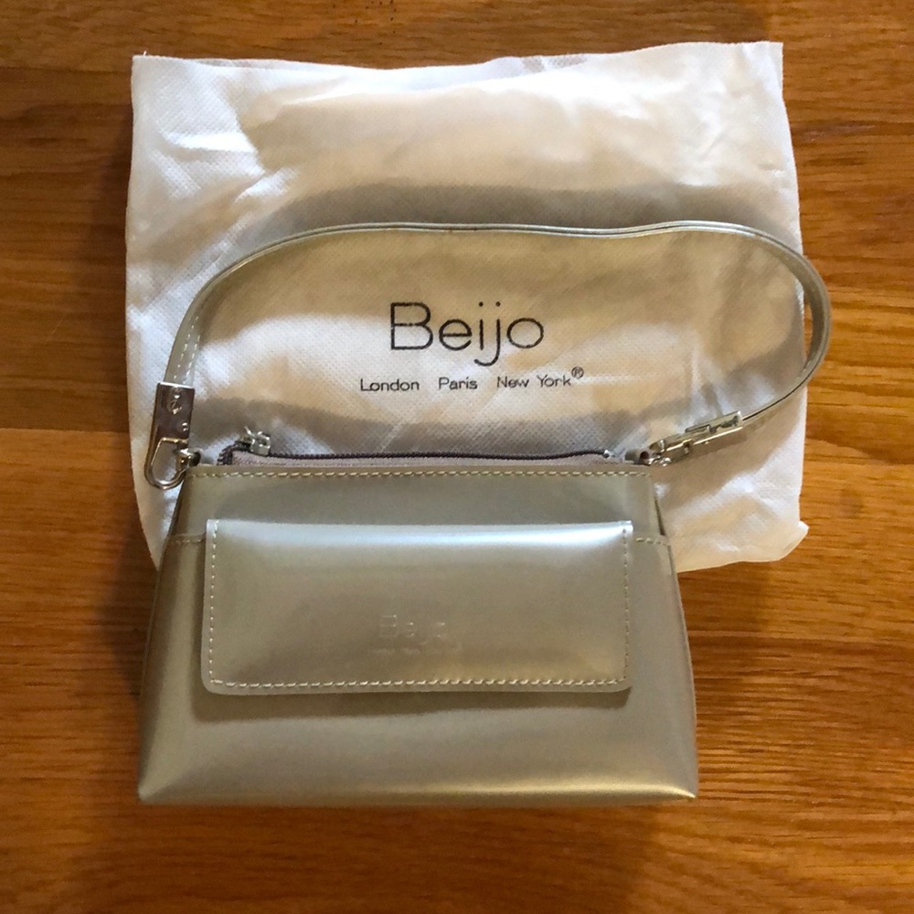NWOT Beijo Clutch Purse 👛